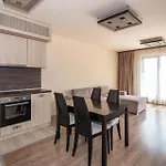 Argisht Partez 1br With Sea View And Pool شقة