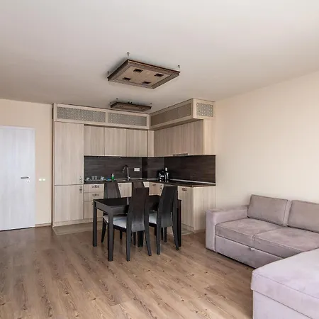 Argisht Partez 1br With Sea View And Pool וארנה