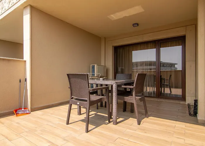 Argisht Partez 1br With Sea View And Pool Lägenhet *