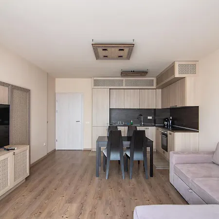 Апартаменти Argisht Partez 1br With Sea View And Pool Варна